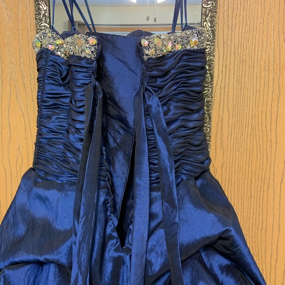 Christopher Henry for Joli Ballgown - Picture 6 of 12